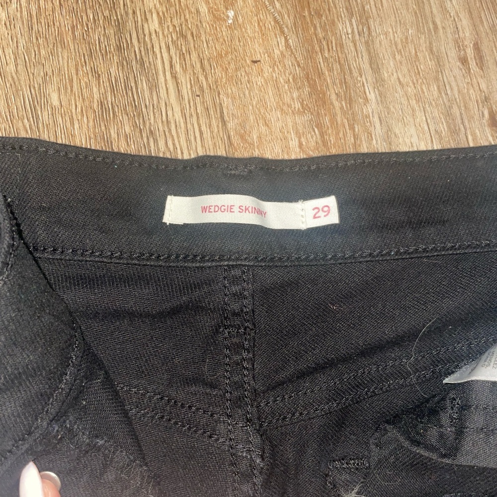 Levi’s Wedgie Skinny Jeans - Picture 7 of 9